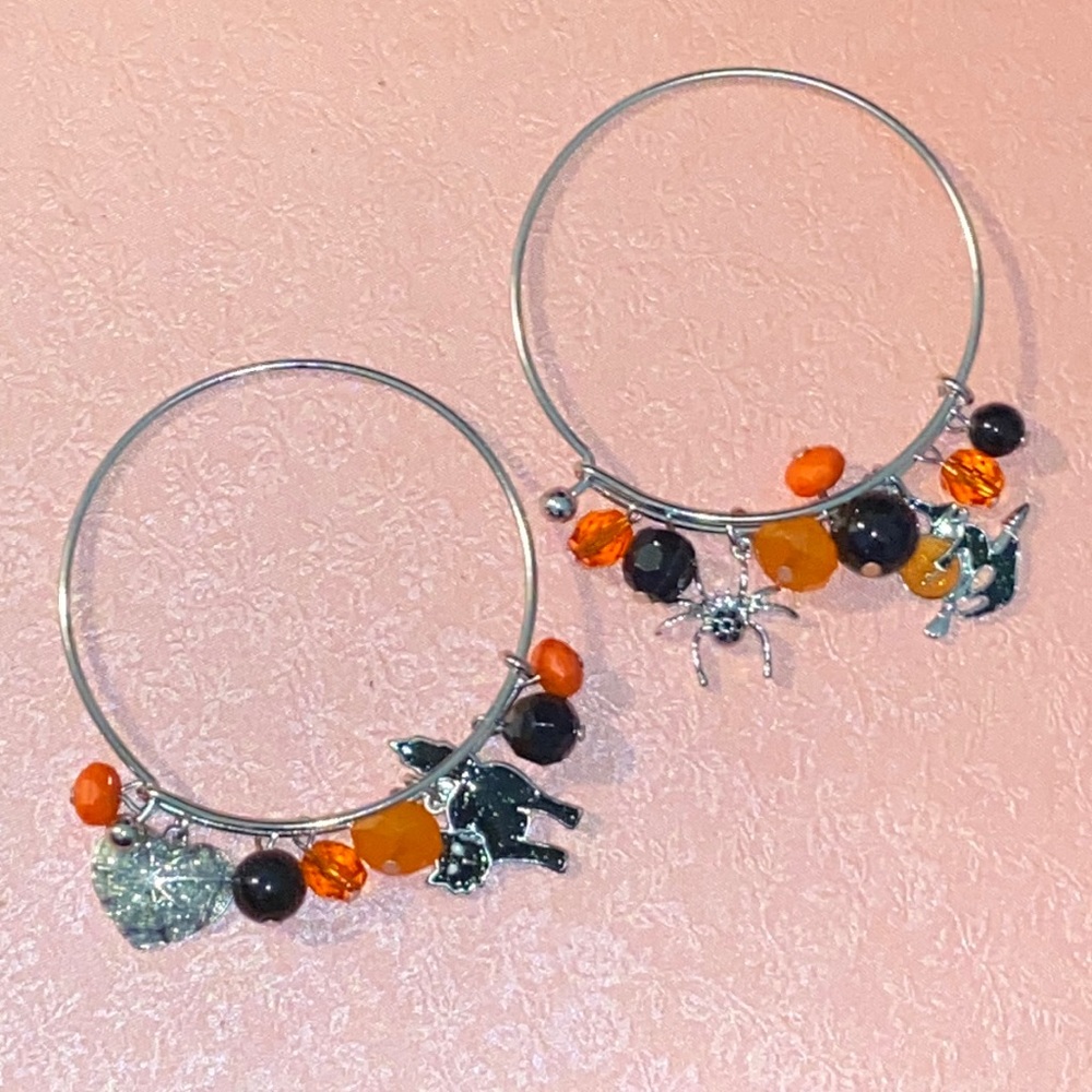 NWOT!! 👻 Halloween Charm Bracelets (2) 🐈‍⬛🎃